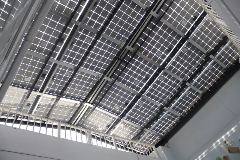 Techo solar impermeable de autoconsumo